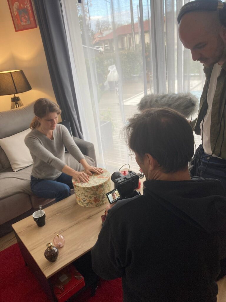 Clémentine concentrée avant de jouer.